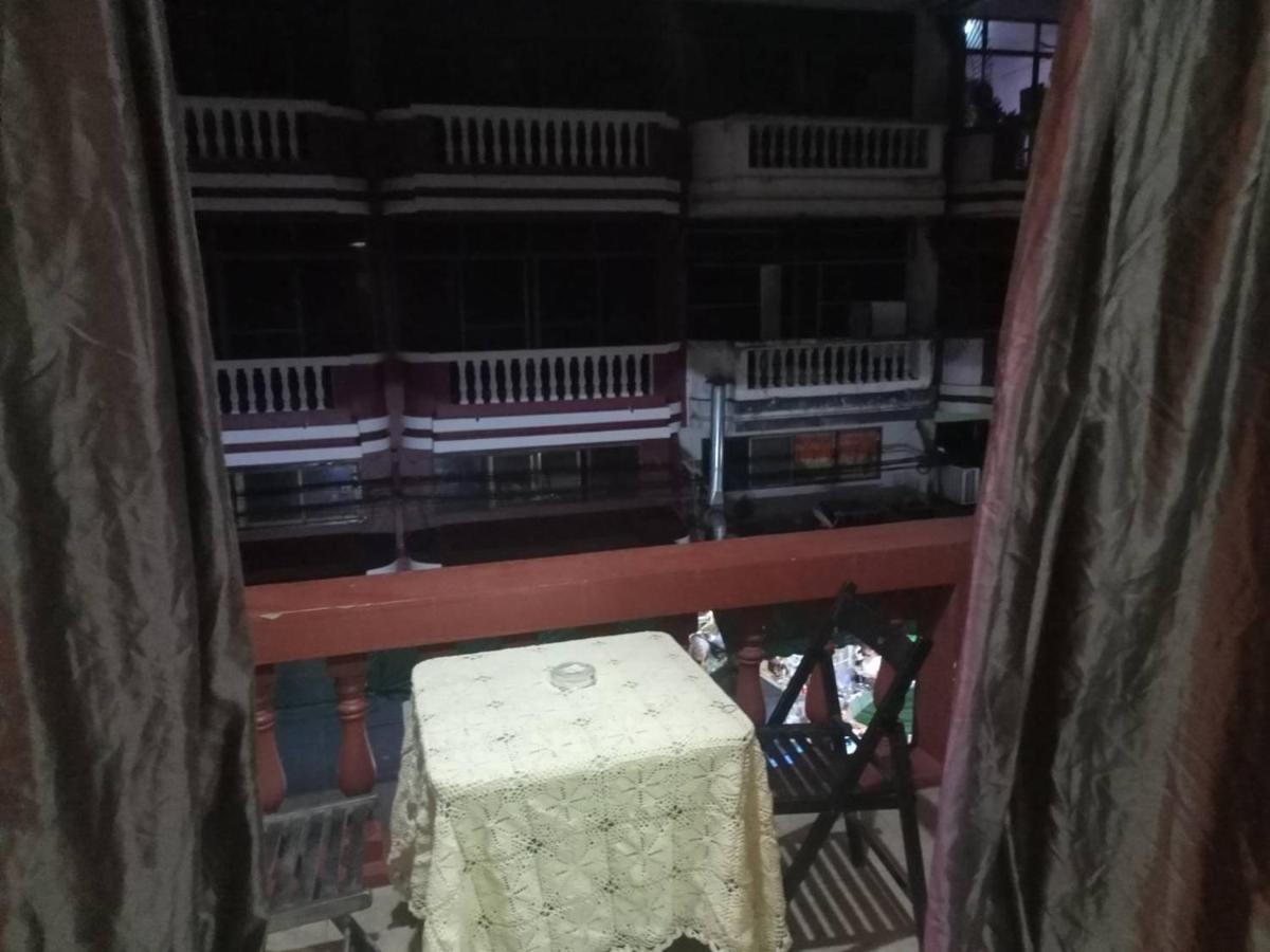 Pluemchai Guesthouse Praia de Jomtien Exterior foto