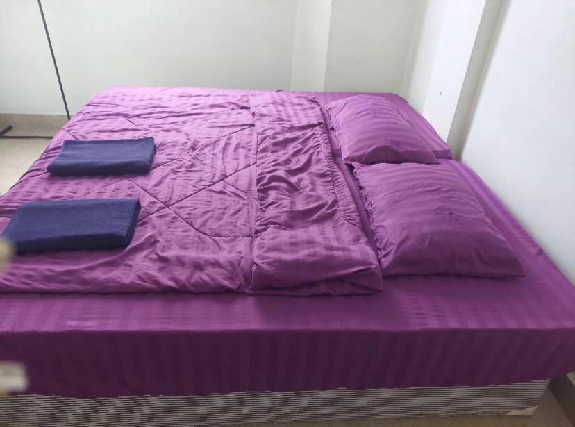 Pluemchai Guesthouse Praia de Jomtien Exterior foto