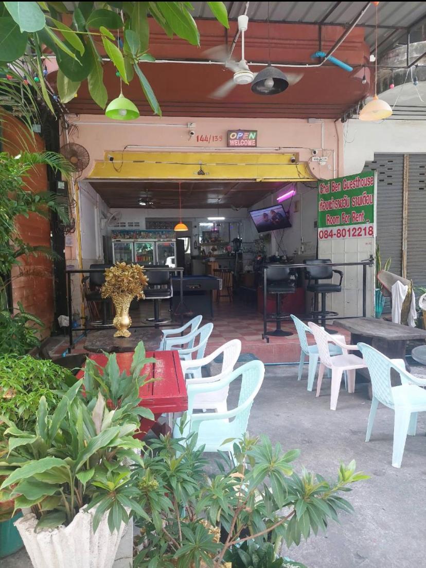 Pluemchai Guesthouse Praia de Jomtien Exterior foto